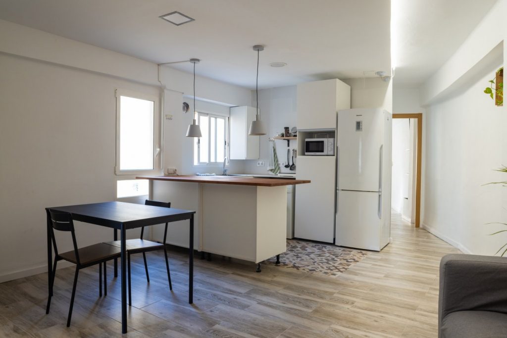 Vivienda de 4 habitaciones en Av. Serrería cerca de la zona Marítima y playas de Valencia
