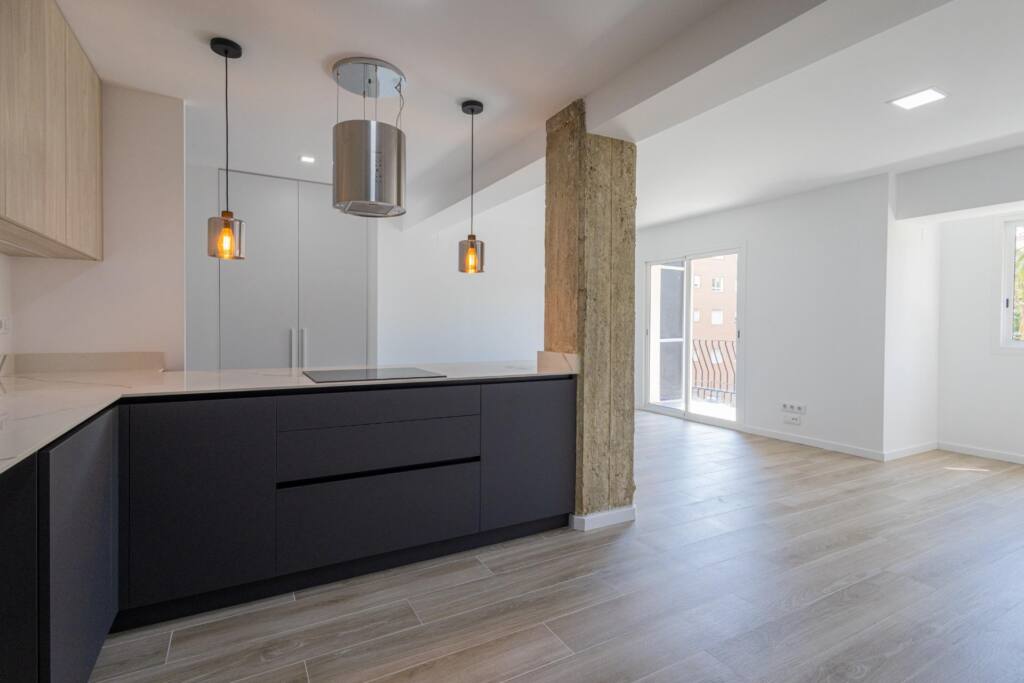 Vivienda en alquiler en Valencia. Reforma a estrenar.